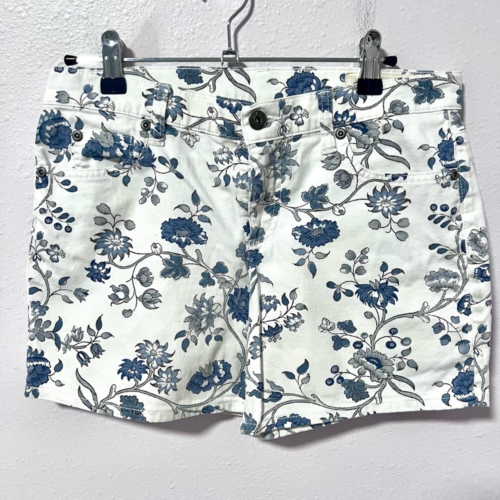 TWO Vince Camuto Blue and White Jean Shorts Floral Design 26